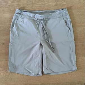 NWOT Duluth Trading Co shorts size 12